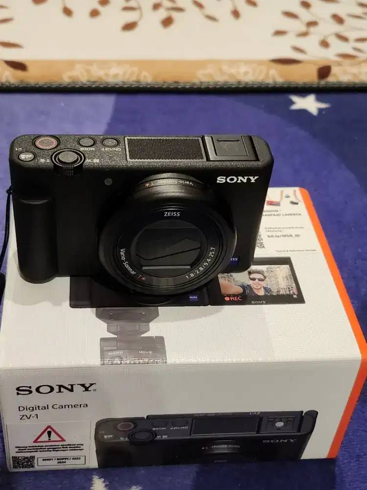 Camera sony ZV-1 masih bergaransi fullset mulus 99.99%