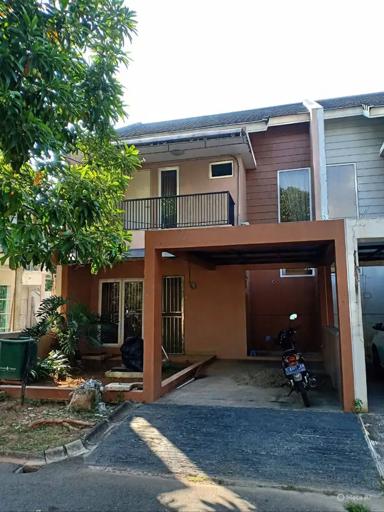 dijual rumah komplek APL KARAWANG