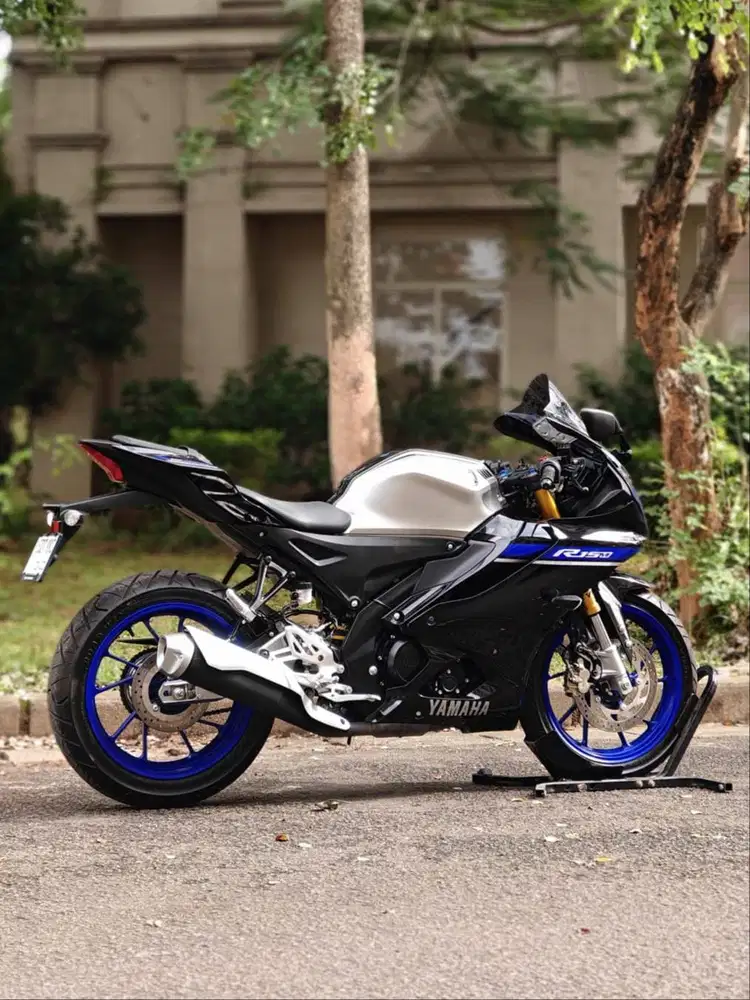 KM 1K AJA! YAMAHA R15M ABS QS 2025 SILVER PAJAK ON SIAP GASPOL