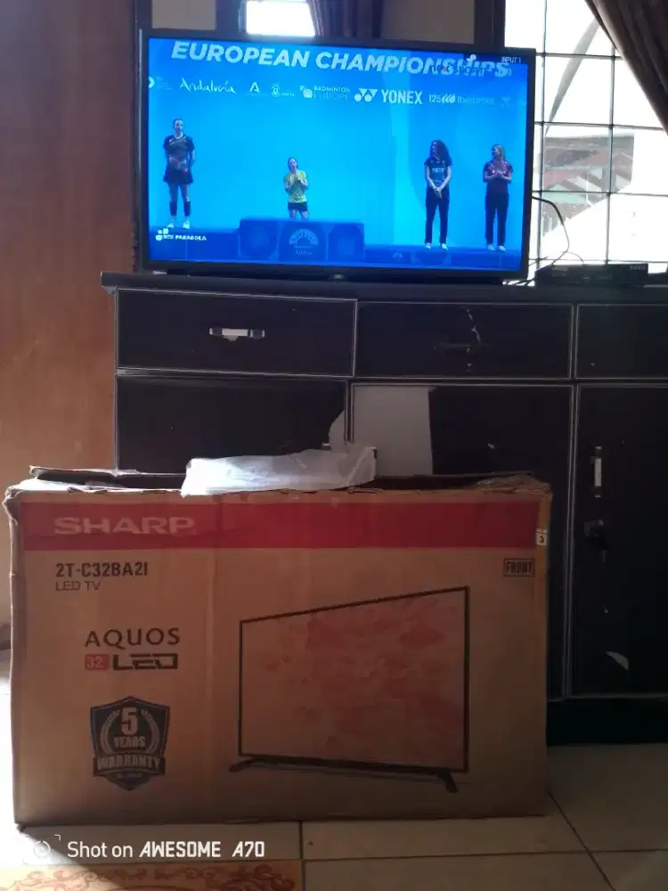 Tv LED Sharp Aquos 32 inch full set segel