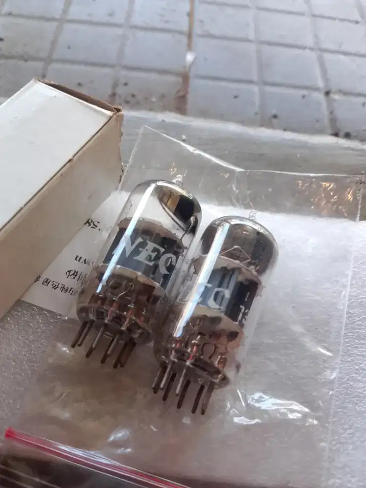 TUBE ELECTRON 12AD7 NEC NOS PAIR