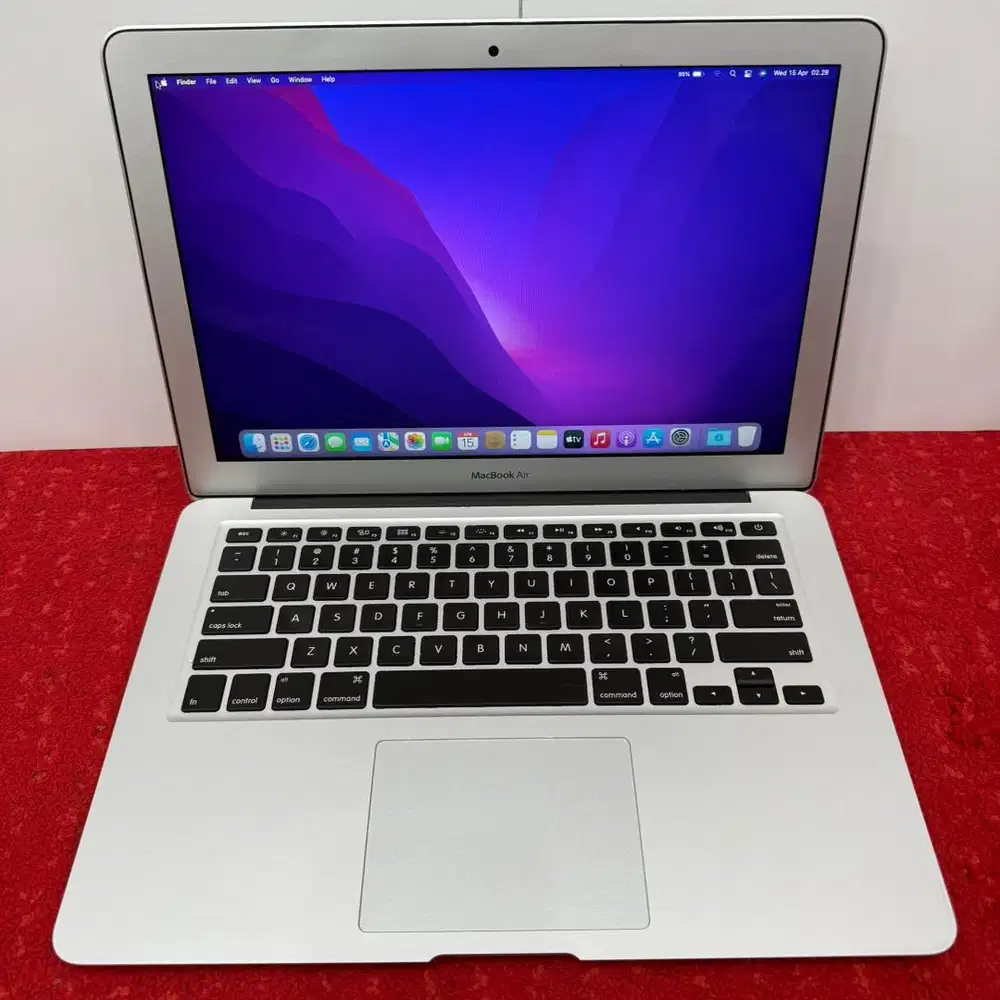 Macbook Air 13 inch, 2017 MQD32