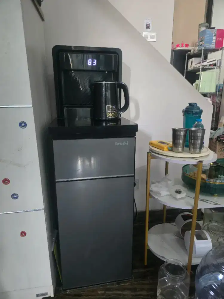 Dispenser galon bawah