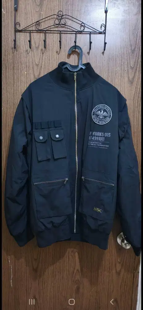 Jaket Phillip Works keren