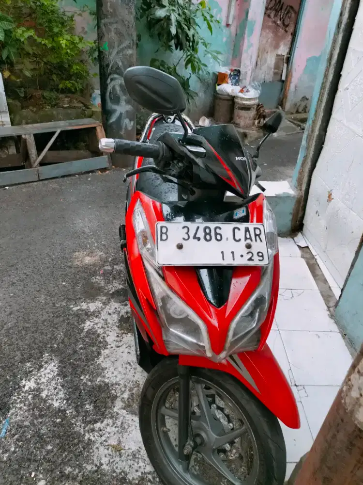 Dijual cepat  Motor vario KZR 125 tahun 2014 SS lengkap