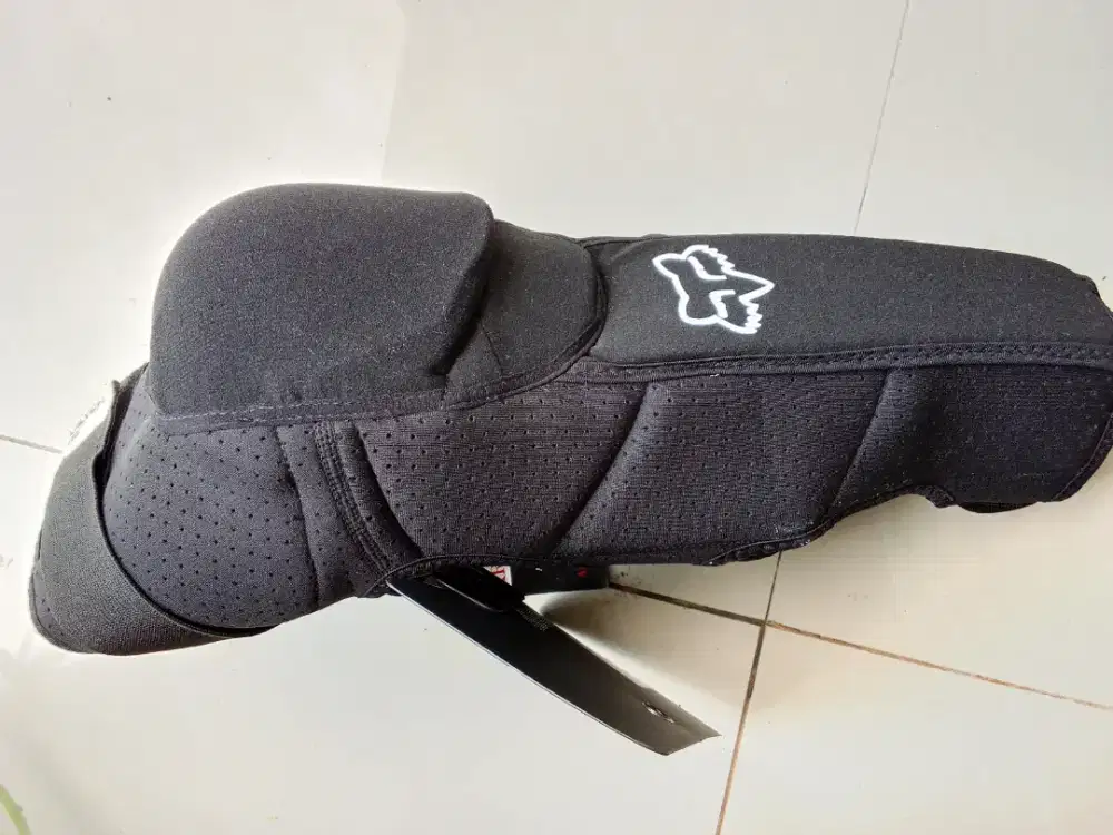 Pelindung Lutut Fox Launch Pro
