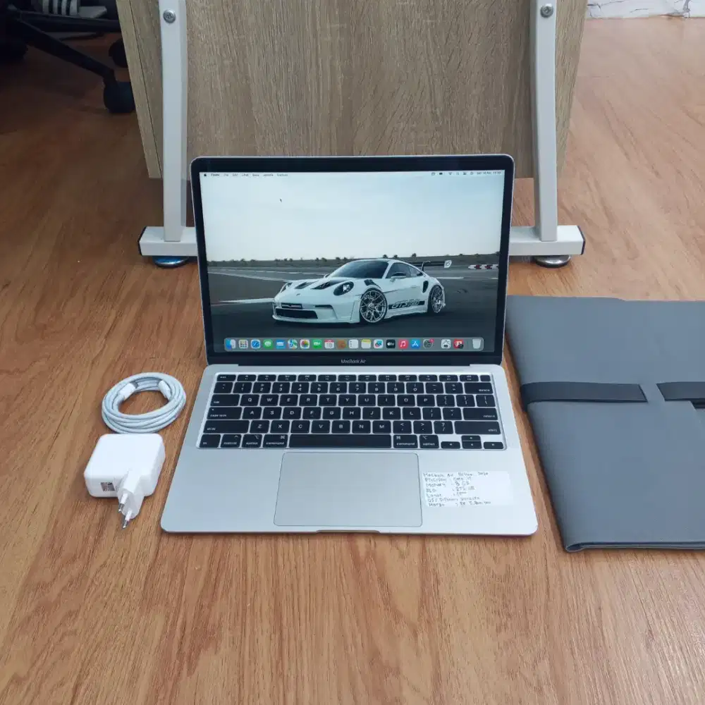 Macbook Air Retina 13 2020 Core i5 / 8 GB / 256 GB