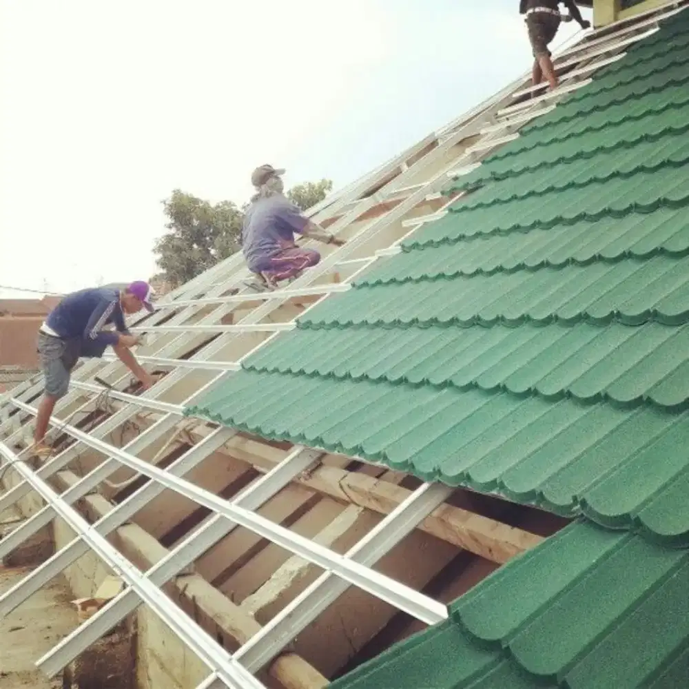 Tukang perbaikan atap bocor renovasi pasang baja ringan plafon PVC GRC