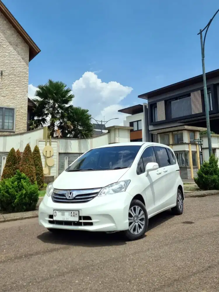 LOW KM 98 RIBU!! MPV NYAMAN HONDA. FREED E PSD 2012 MULUS & TERAWAT