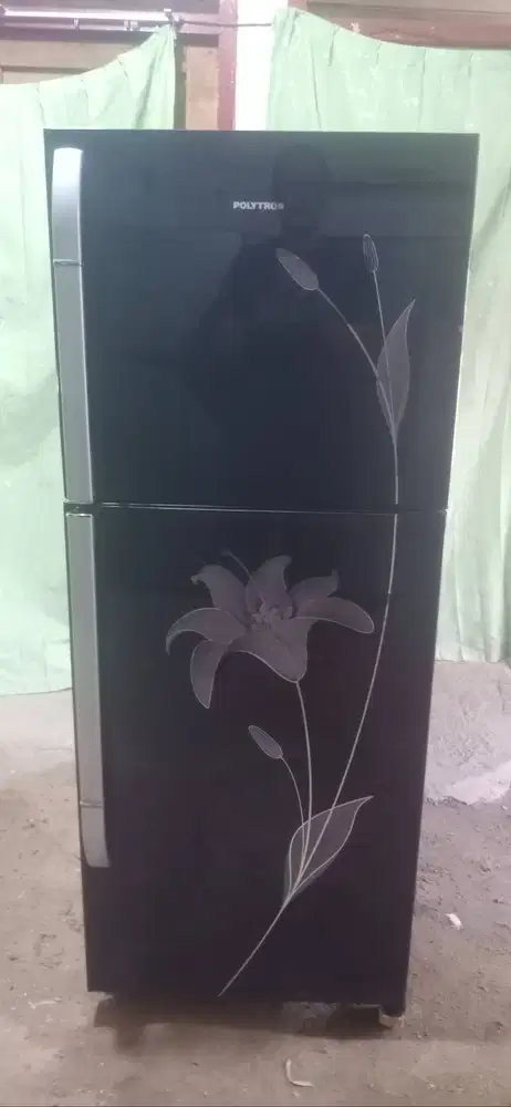 Kulkas 2 Pintu  POLYTRON  (Diantar dalam kota padang saja)