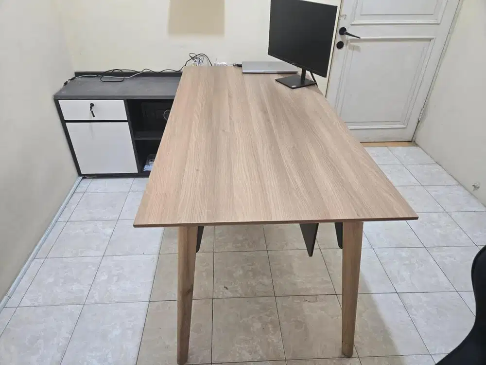 Meja Kerja Kantor Informa Bentuk L