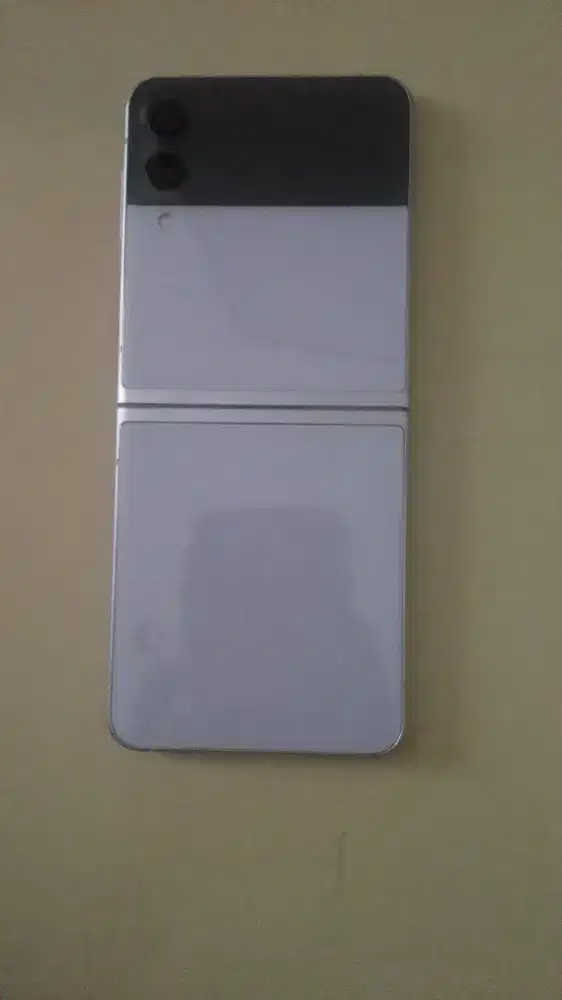 Samsung z flip 4 rusak lcd mesin masi ori masi bagus cuma lcd rusak