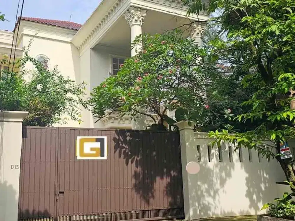 Rumah Mewah 2 1/2 Lantai Desain European Classic di  Kemang Jaksel