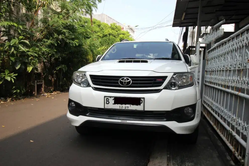 Toyota Fortuner 2014 VNT TRD sportivo Putih