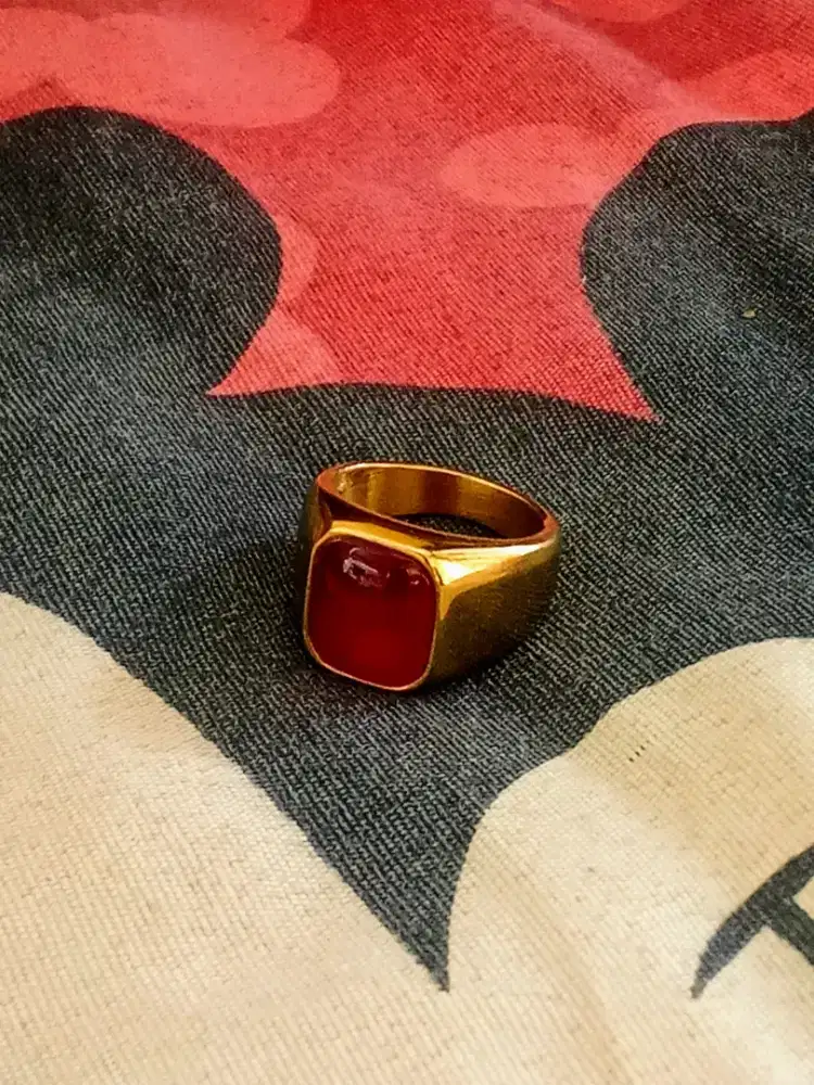 Cincin red garnet