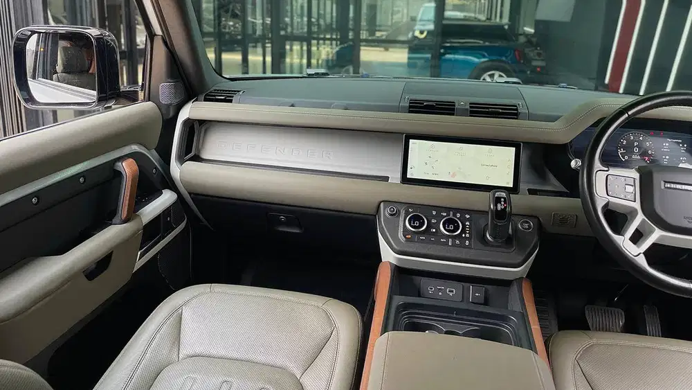 Land Rover Defender 110 P300 SE 2.0L 4x4 NIK 2021