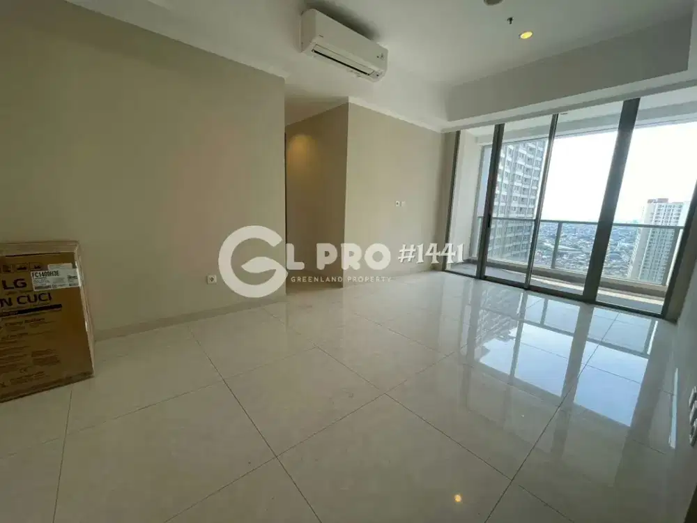 Dijual Taman Anggrek Residence Condo 3+1 Bedrooms 135 sqm Semi Furnish