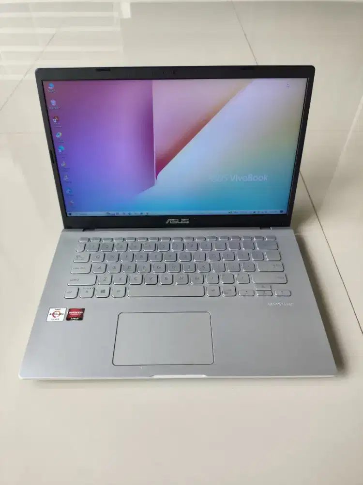 Laptop Asus M409D
Ptocessor Athlon GOLD 3150U