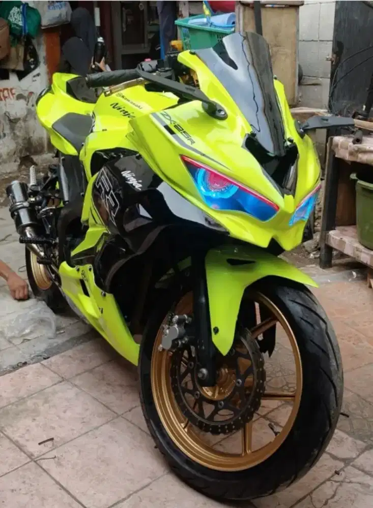 Kawasaki nibu 250 castoum ZX25R