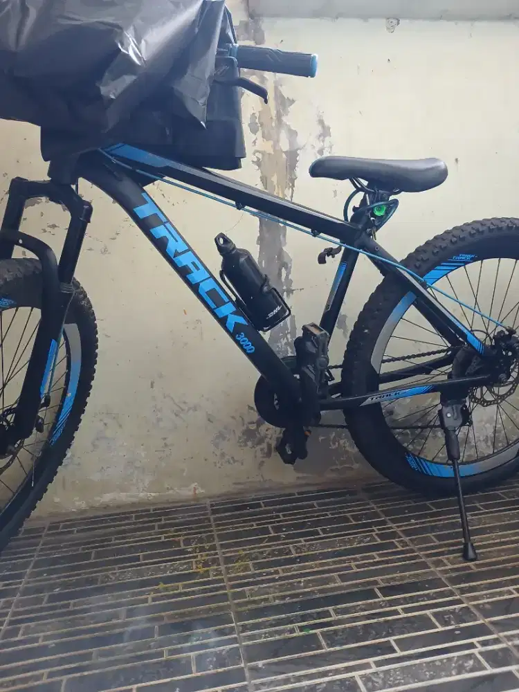 Sepeda gunung track 3000 united