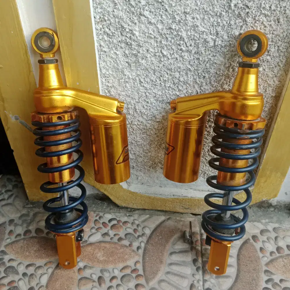 Shockbreaker merk DVS DBS