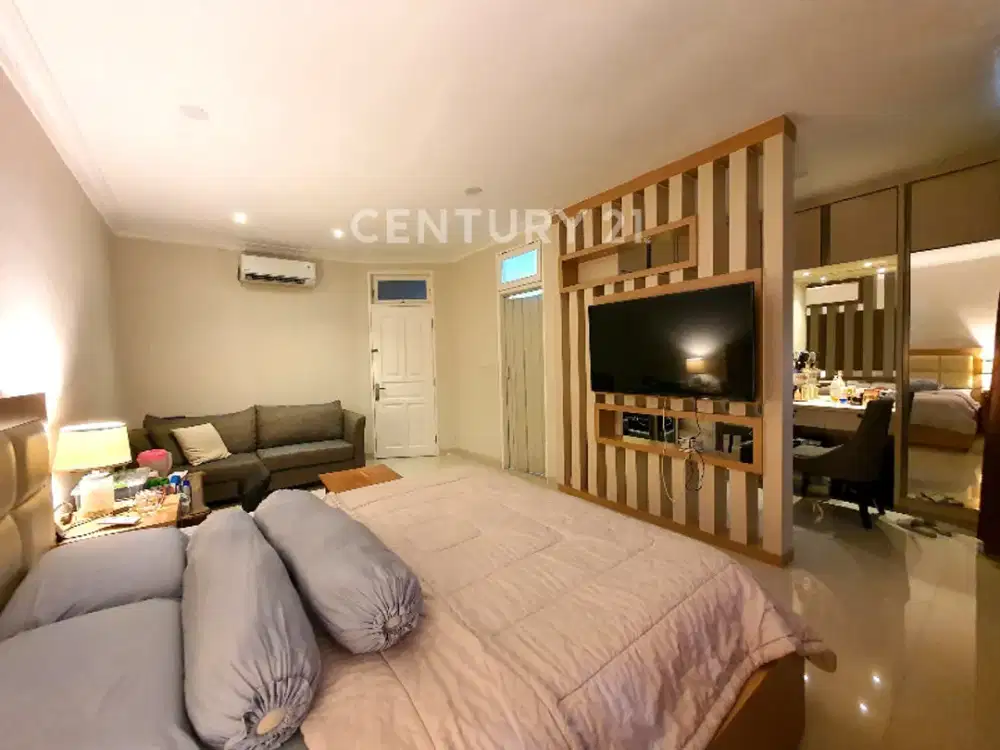 Rumah Pelepah Elok 2 Lantai Lokasi Strategis Siap Huni