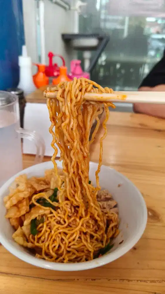 CREW RESTO BAKMI SAKURA