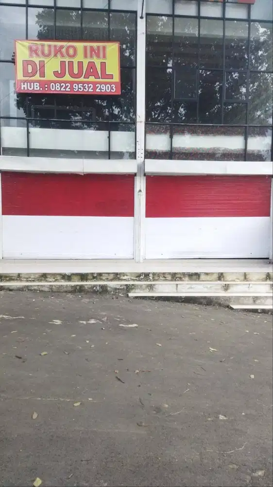 Ruko, 3 Lantai, di Jl. Raya Puncak, Megamendung