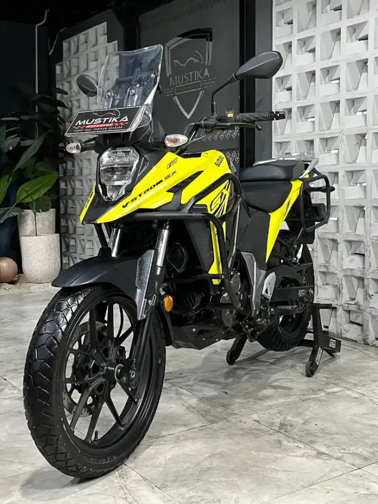 Suzuki Touring V Strom SX 2023. KM 20rb. DANNY Mustika Motor Sulfat