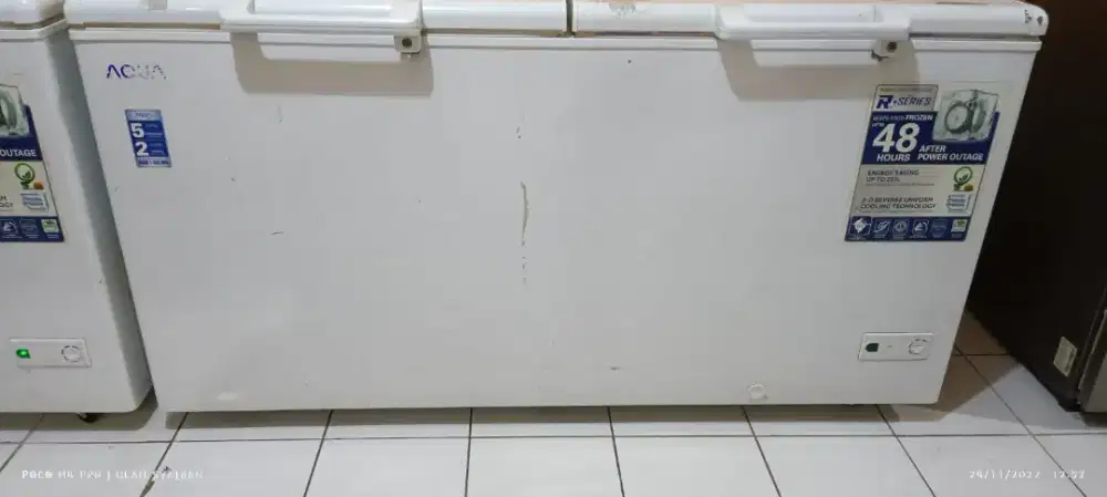 Dijual cepat freezer aqua type AQF-550R