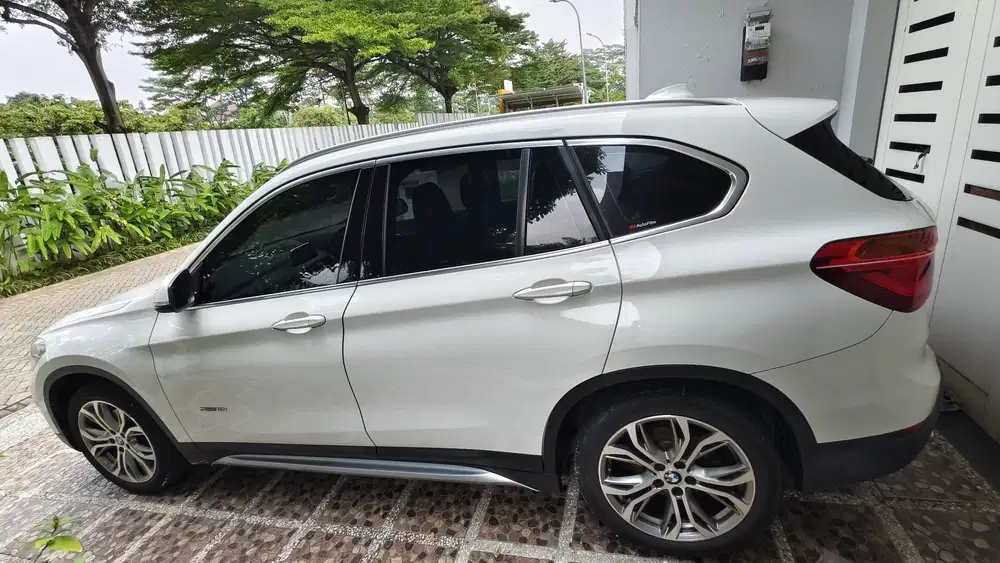 BMW X1 sDrive18i XLine Panoramic 2017 Automatic Plat Genap Putih
