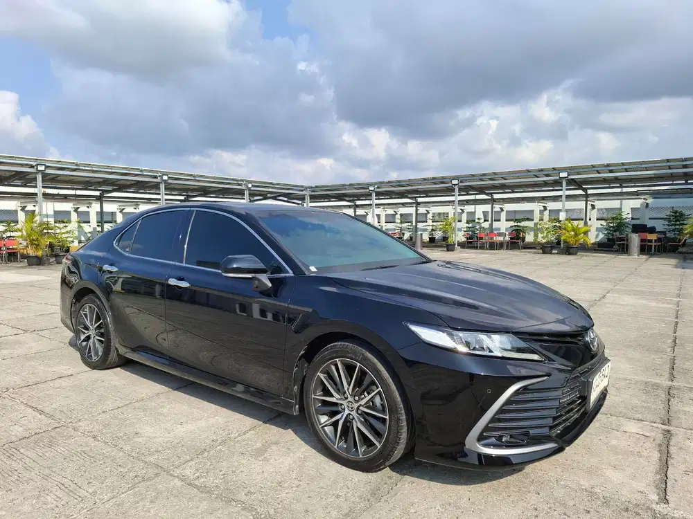 Toyota Camry 2023 Bensin