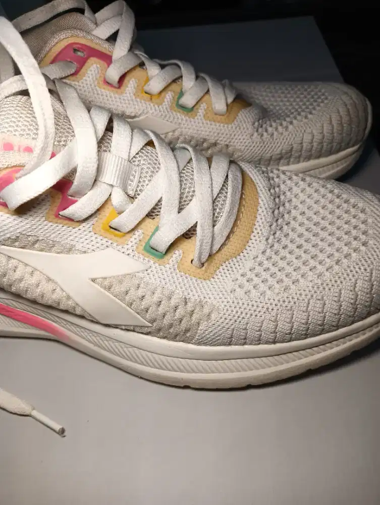 Sepatu diadora ori preloved