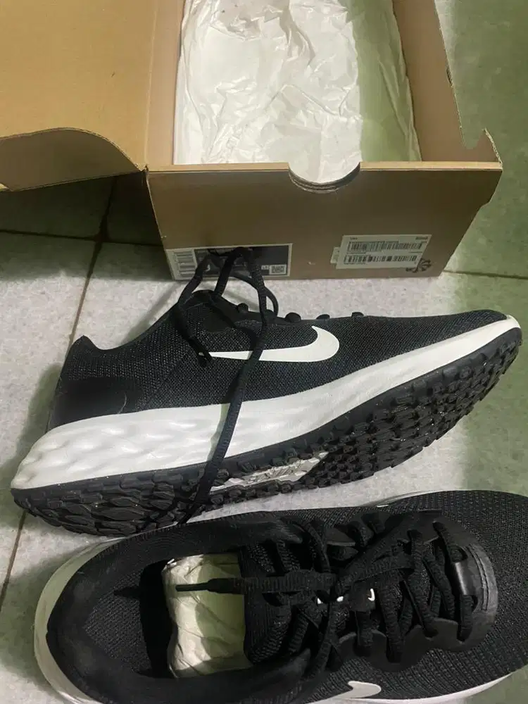 Nike revolution 6