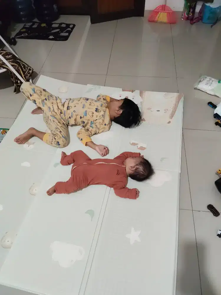 Art momong bayi 3 bln + ada Abang nya 5.5 thn