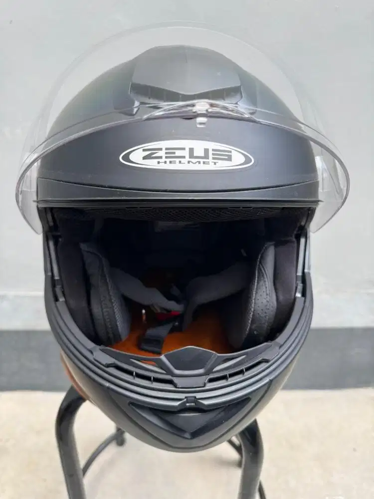 Helm ZEUS ZS 3050