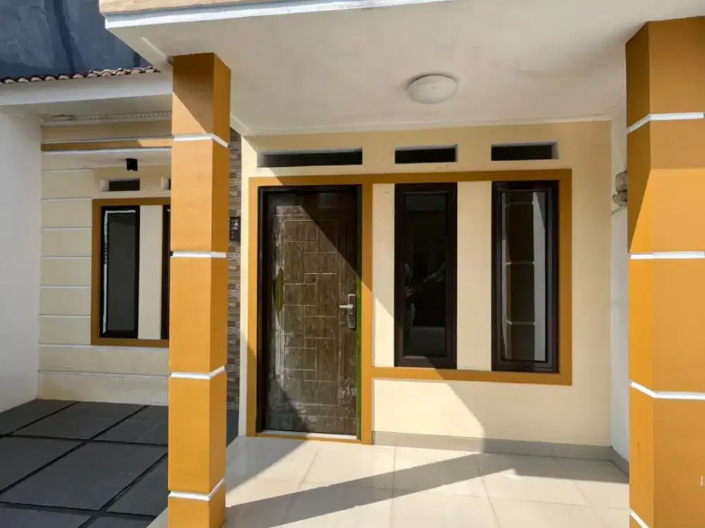 Rumah Bersih Terawat Dengan Kondisi Bangunan Sangat Baik