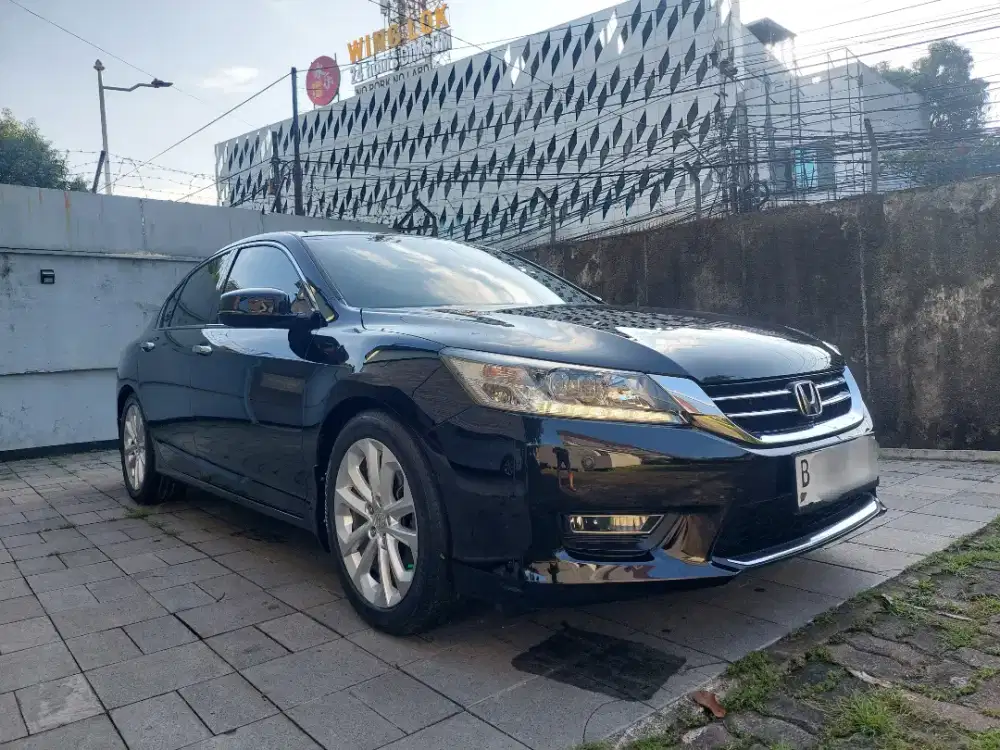 Low Km Accord 2.4 Vtil At 2014