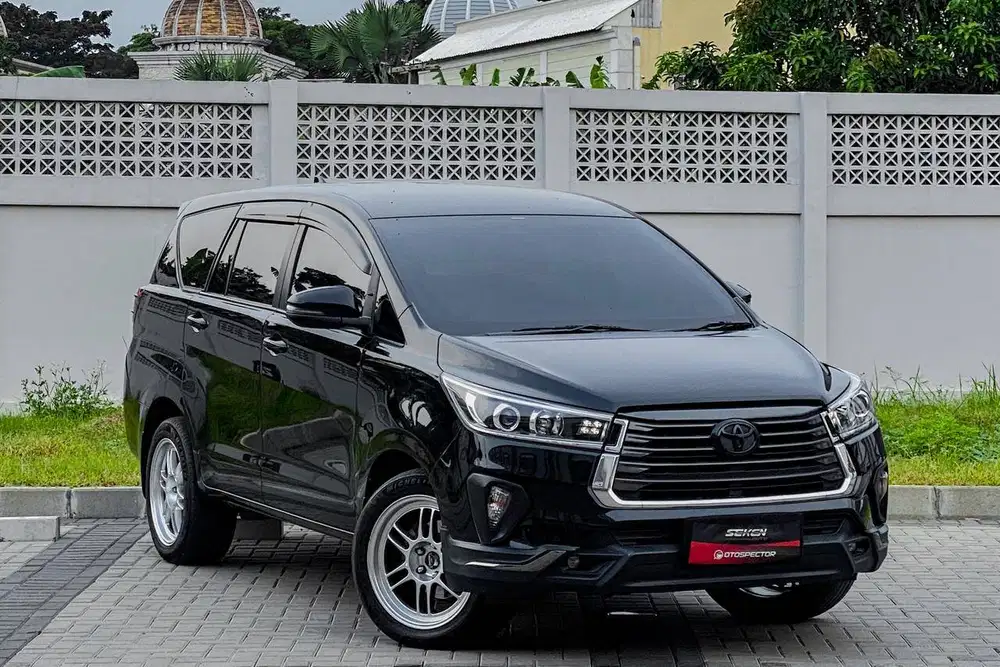 Toyota Kijang Innova 2.4V 2.4 V Diesel Solar AT Matic 2022 Hitam