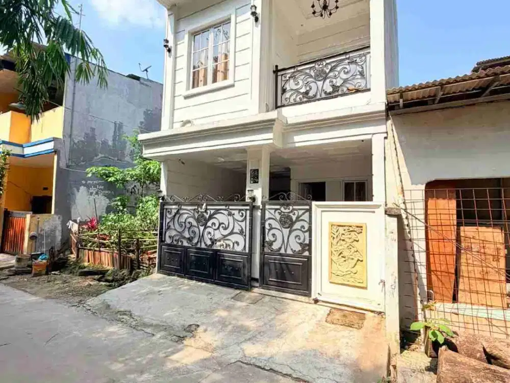 RUMAH MEWAH 3 LANTAI MURAH MERIAH DI PERUM B.T.R 1 CIMUNING MUSTIKA JAYA BEKASI KOTA
