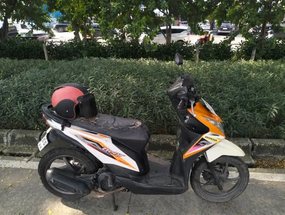HONDA BEAT FI 2014 MOTOR BISA TUKER-TAMBAH GAN