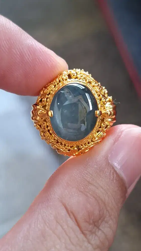 Natural green sapphire srilanka / Mirah cempaka wilis