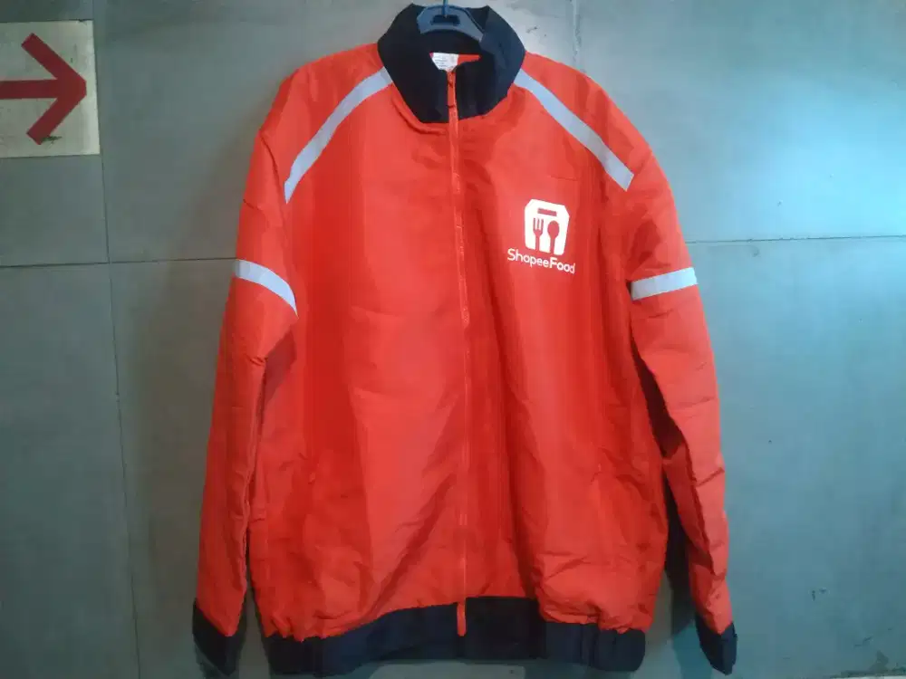 Jaket Baru belum dipake