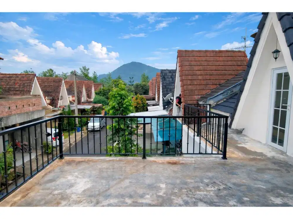 DIJUAL RUMAH MEWAH FURNIS VIEW GUNUNG DI VENESIA SENTUL CITY SSR165