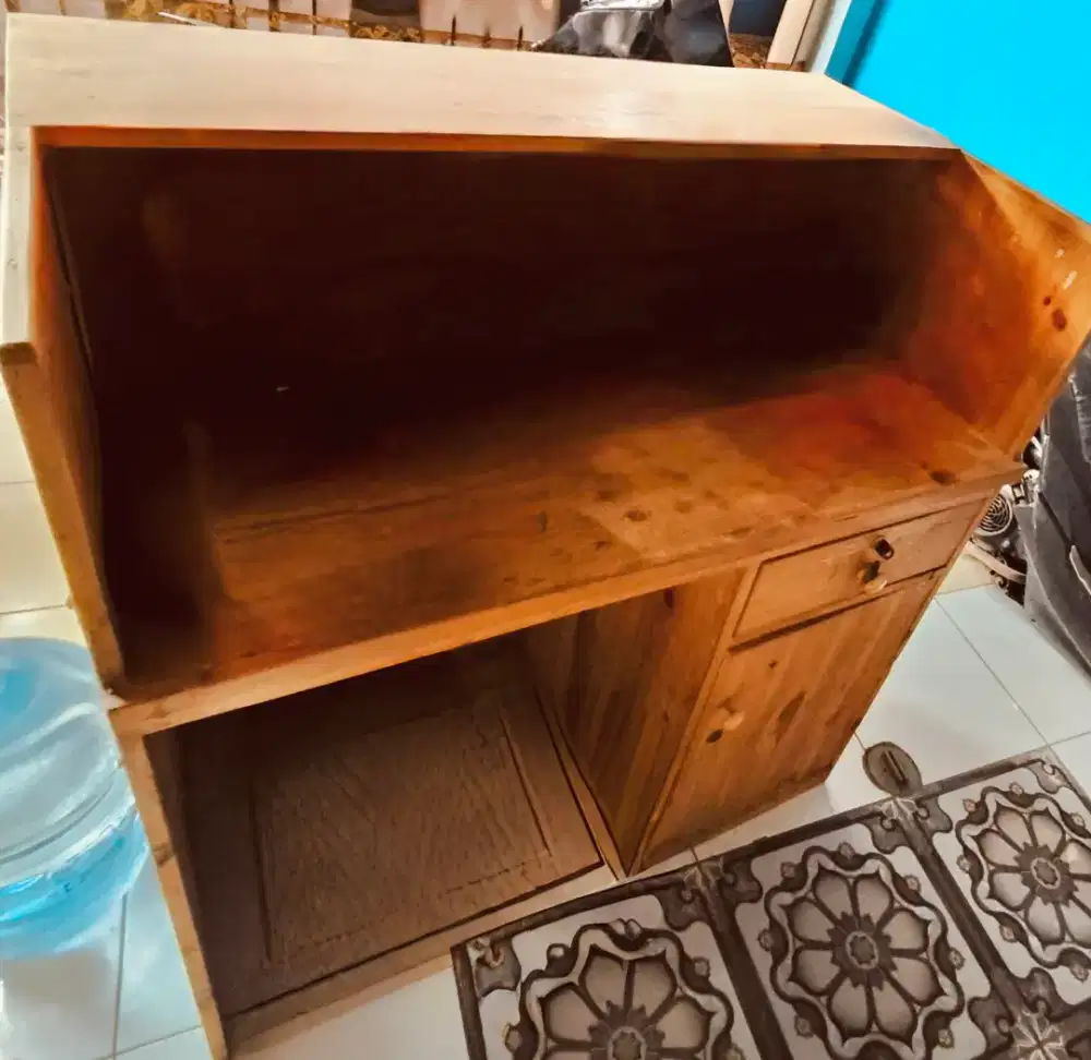 Meja Kasir Kayu