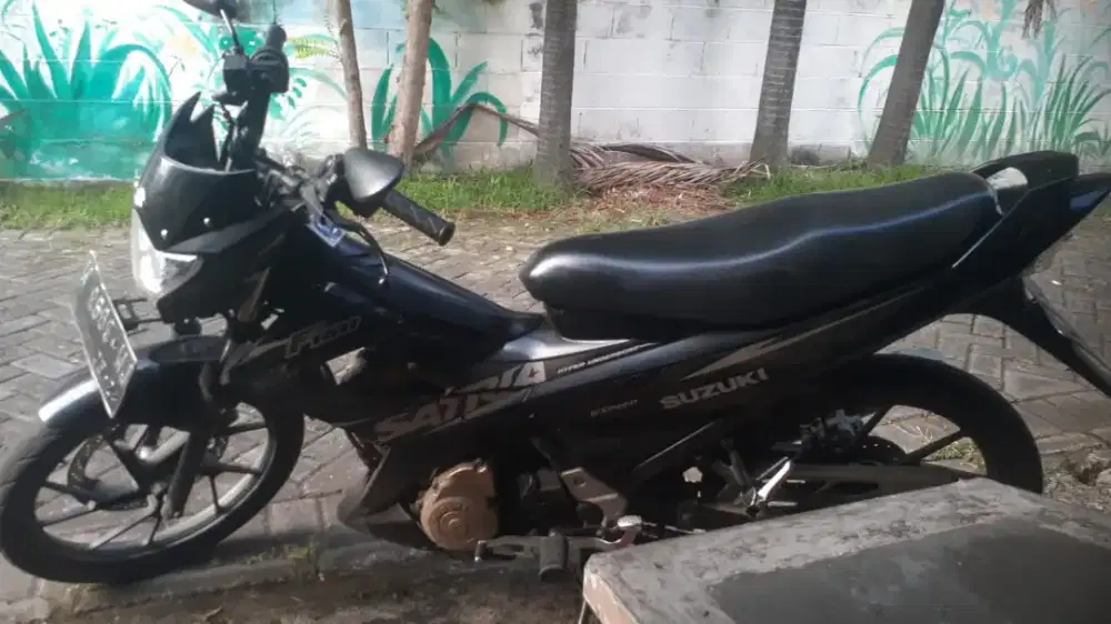Suzuki SATRIA FU Facelift tahun 2014 standart Original KM 35rb tgn'1