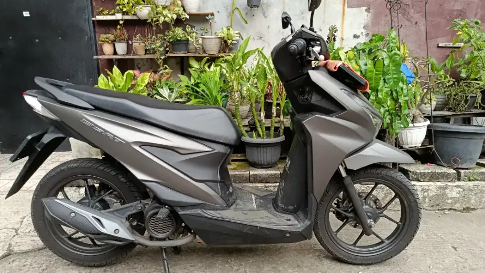 Honda Beat Deluxe CBS ISS 2024 kondisi terawat Surat ON Pajak ON