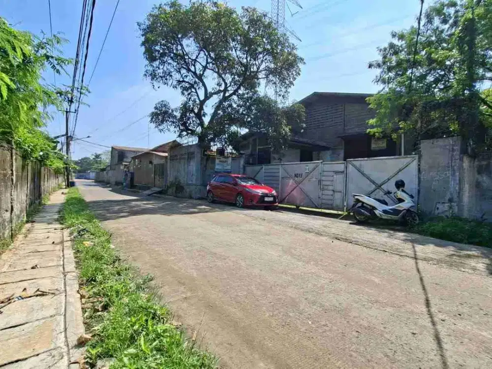 Gudang Bekas Pabrik di Area Industri di Bantar Gebang Bekasi