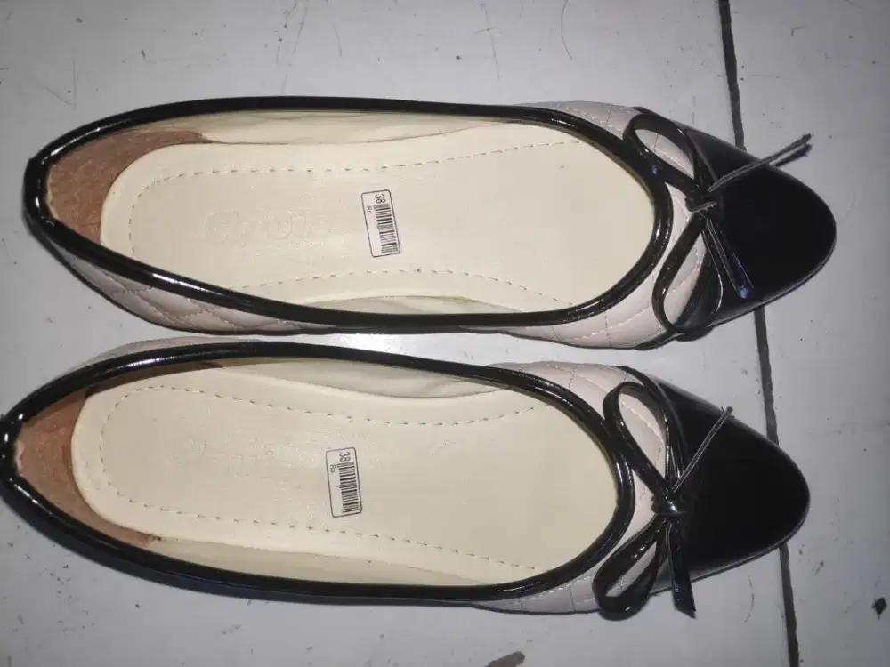 Flatshoes wanita