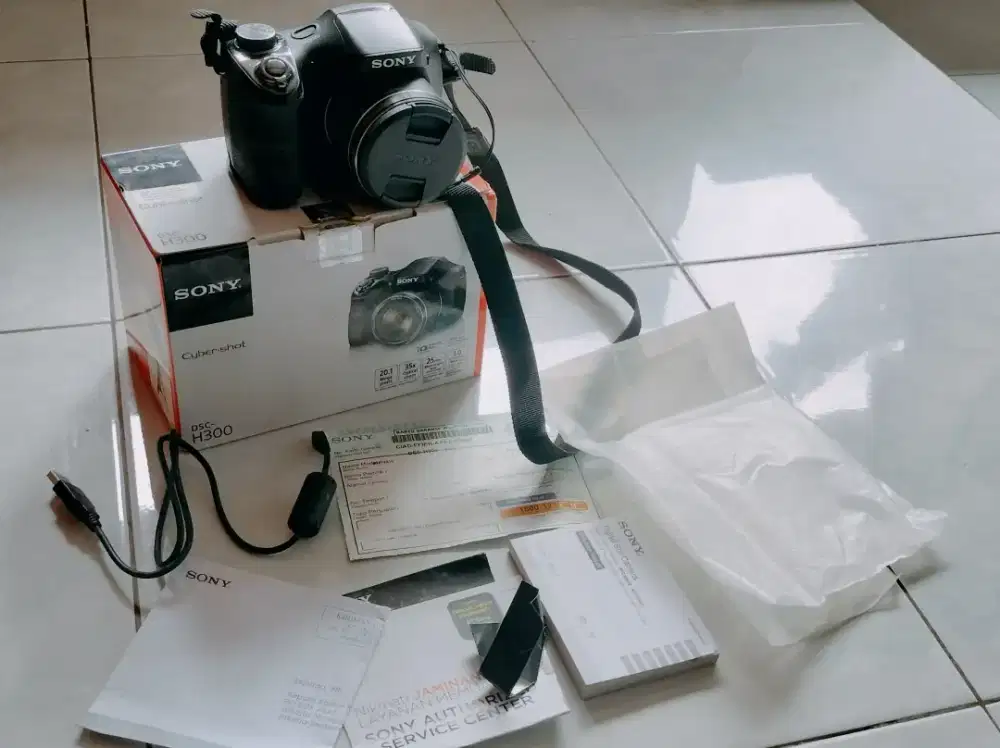 Kamera sony Sybershoot dsc-h300